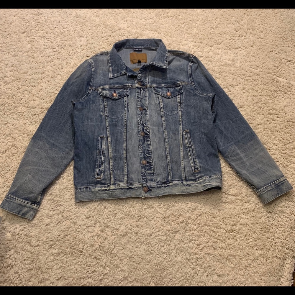 AE LIGHT WASH JEAN JACKET (Men’s) - Picture 3 of 3